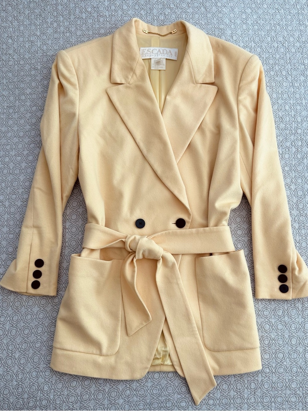 ESCADA Margaretha Ley Vintage Butter Yellow Belted Blazer Wool Cashmere 42 / 12 - Picture 5 of 14